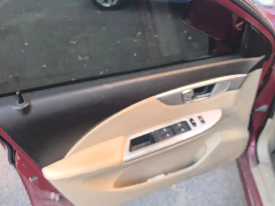 Buick Excelle — миниатюра 7