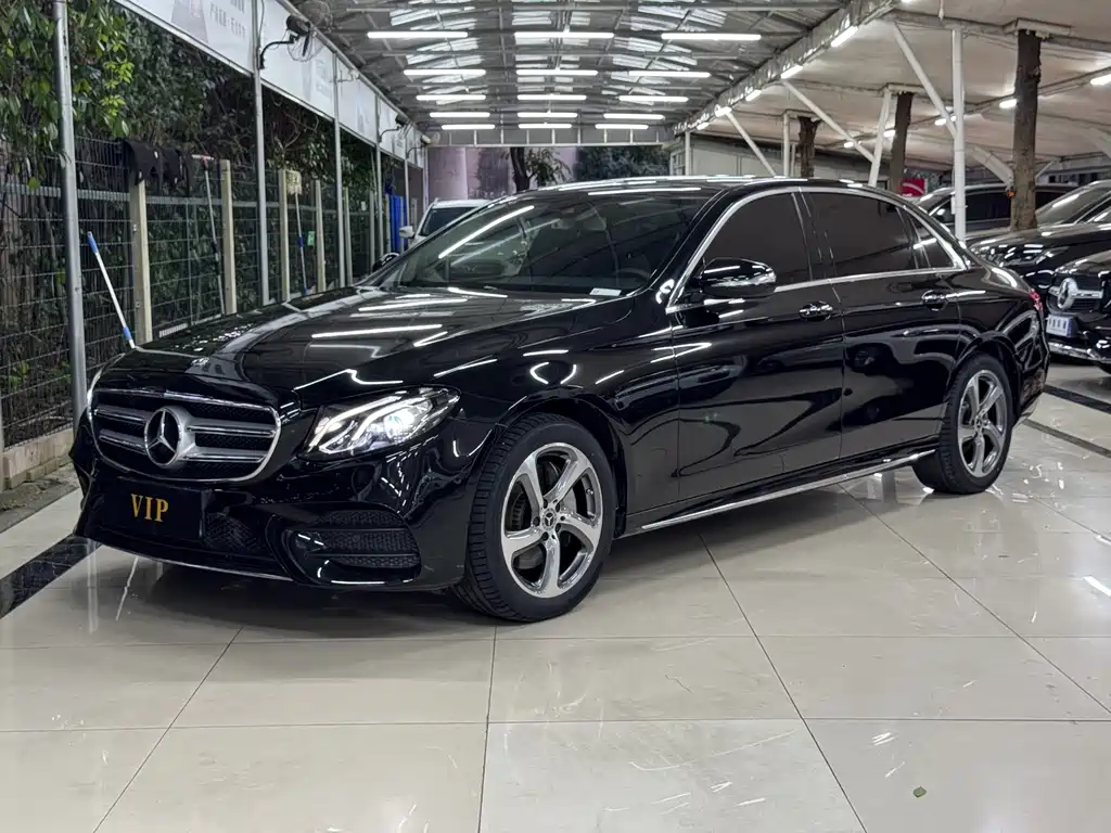Mercedes-Benz E-Class — миниатюра 10