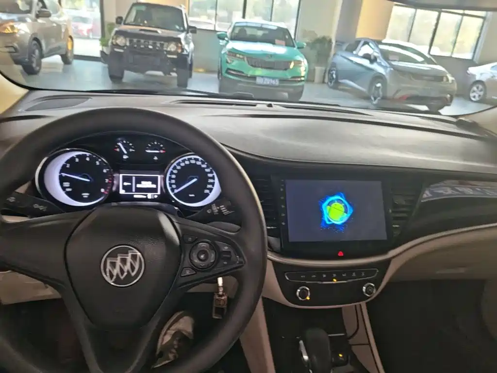 Buick Verano — миниатюра 10