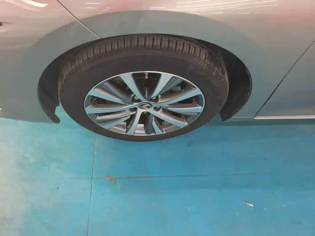 Lexus ES — миниатюра 23