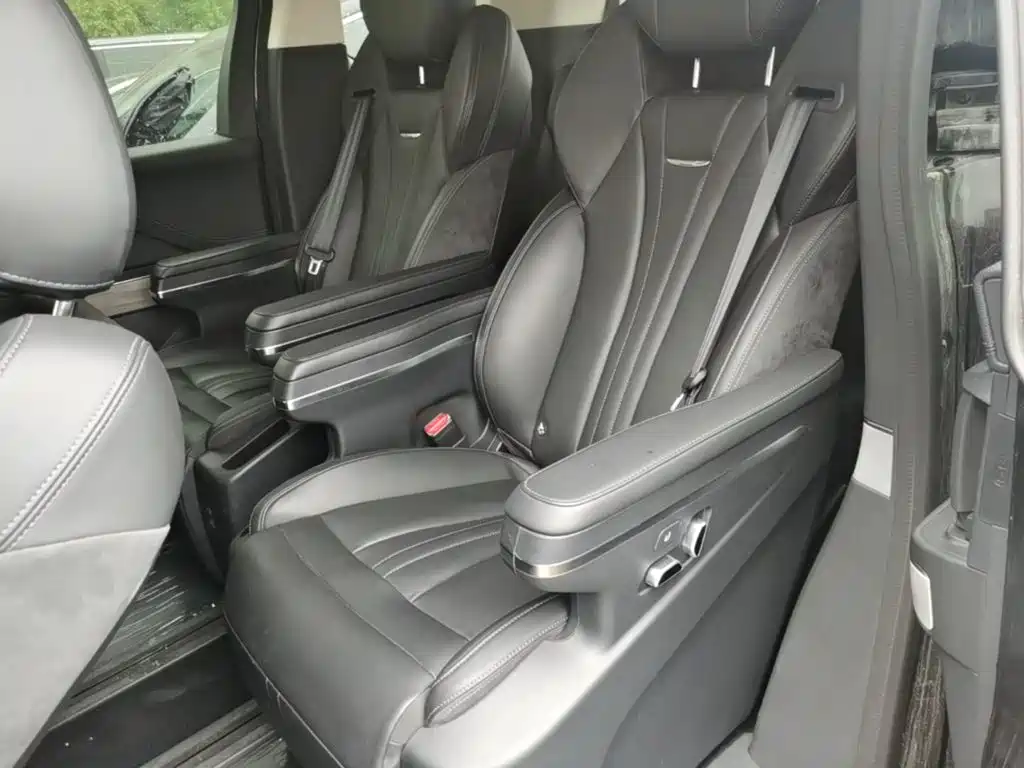 Hongqi Hongqi HQ9 PHEV — миниатюра 17