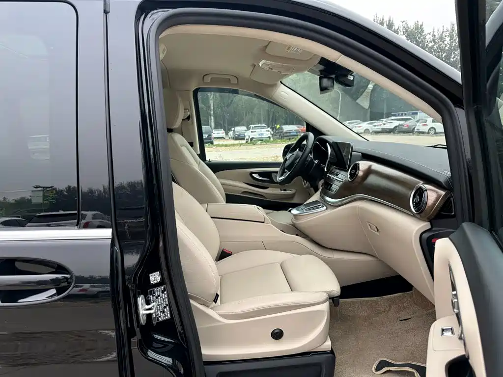 Mercedes-Benz V-Class — миниатюра 15