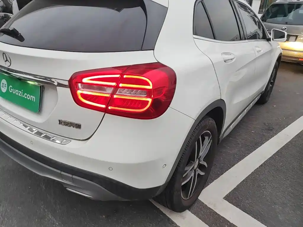 Mercedes-Benz GLA — миниатюра 8