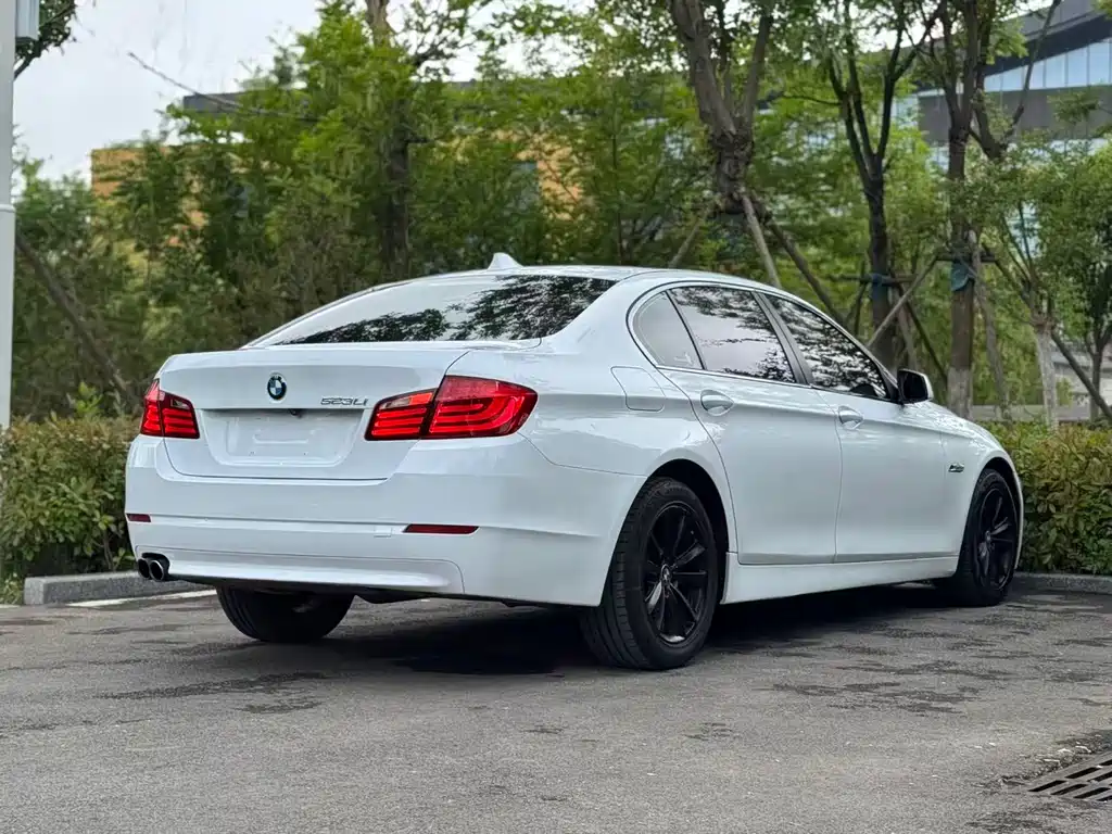 BMW 5 Series 5 2011 523Li Lead