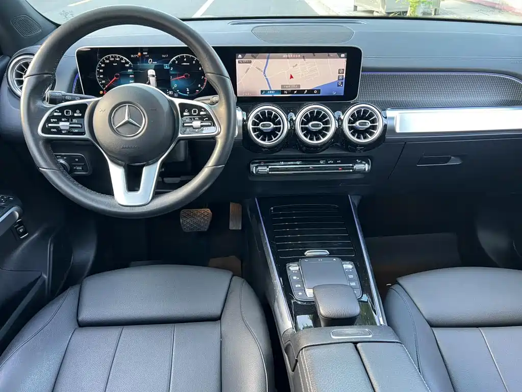 Mercedes-Benz GLB — миниатюра 9