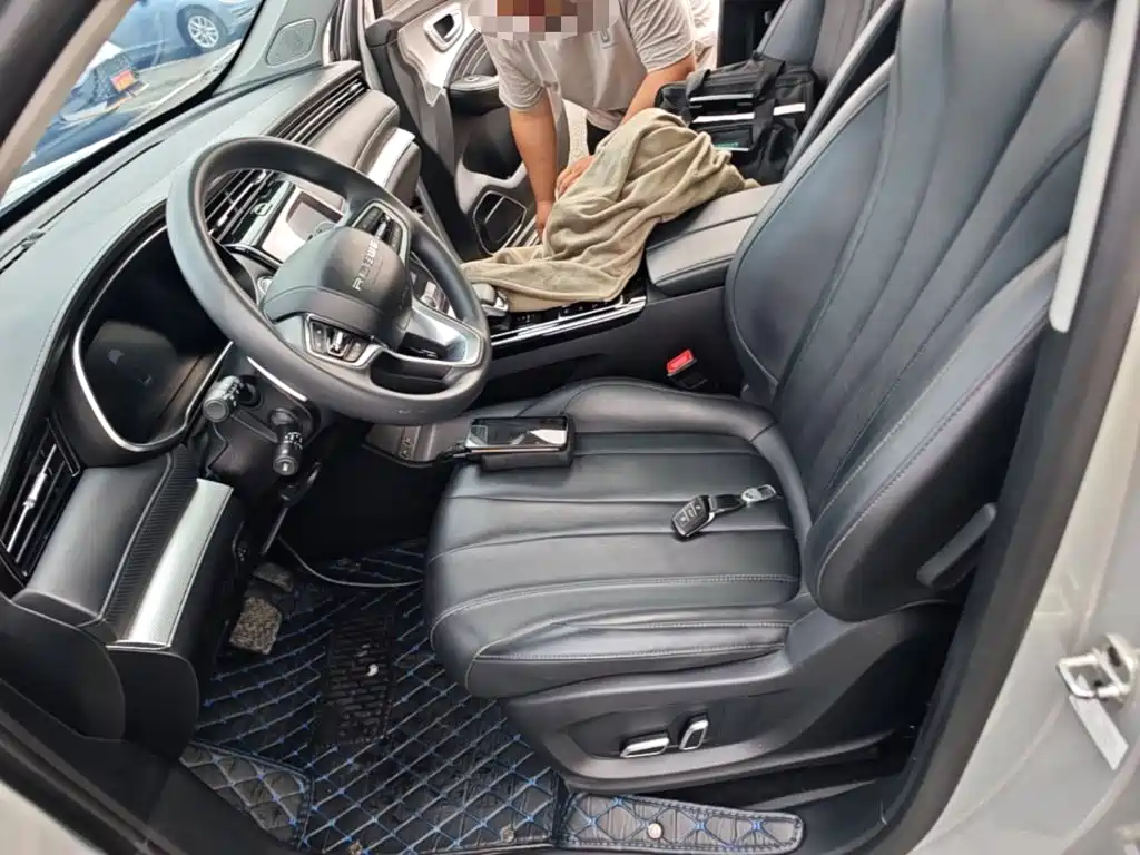 Roewe RX5 MAX — миниатюра 15