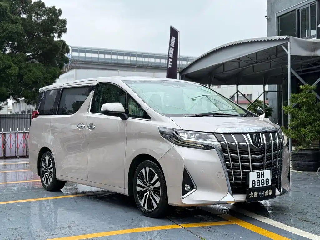 Toyota Alphard 2018 3.5L Luxury