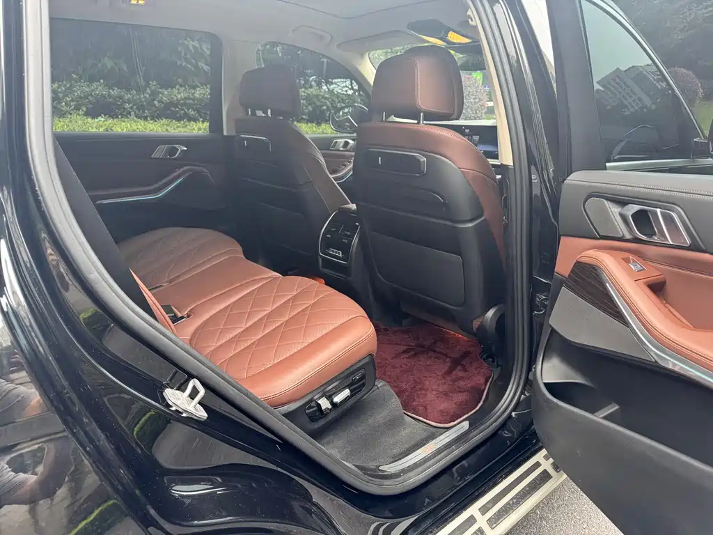 BMW X7 2023 xDrive40i Lead Luxury