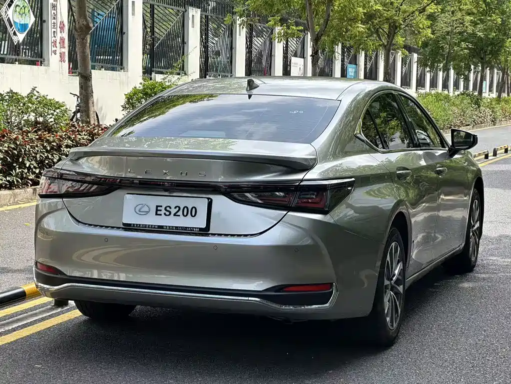 Lexus ES 2025 200 Premium