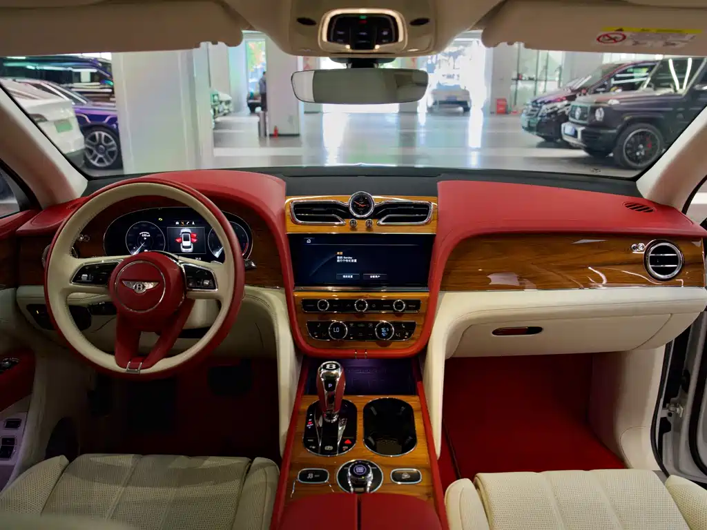 Bentley Bentayga — миниатюра 10