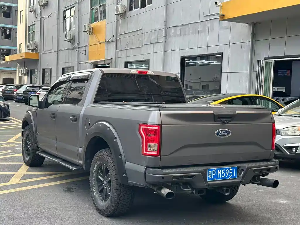 Ford F-150 Raptor — миниатюра 7