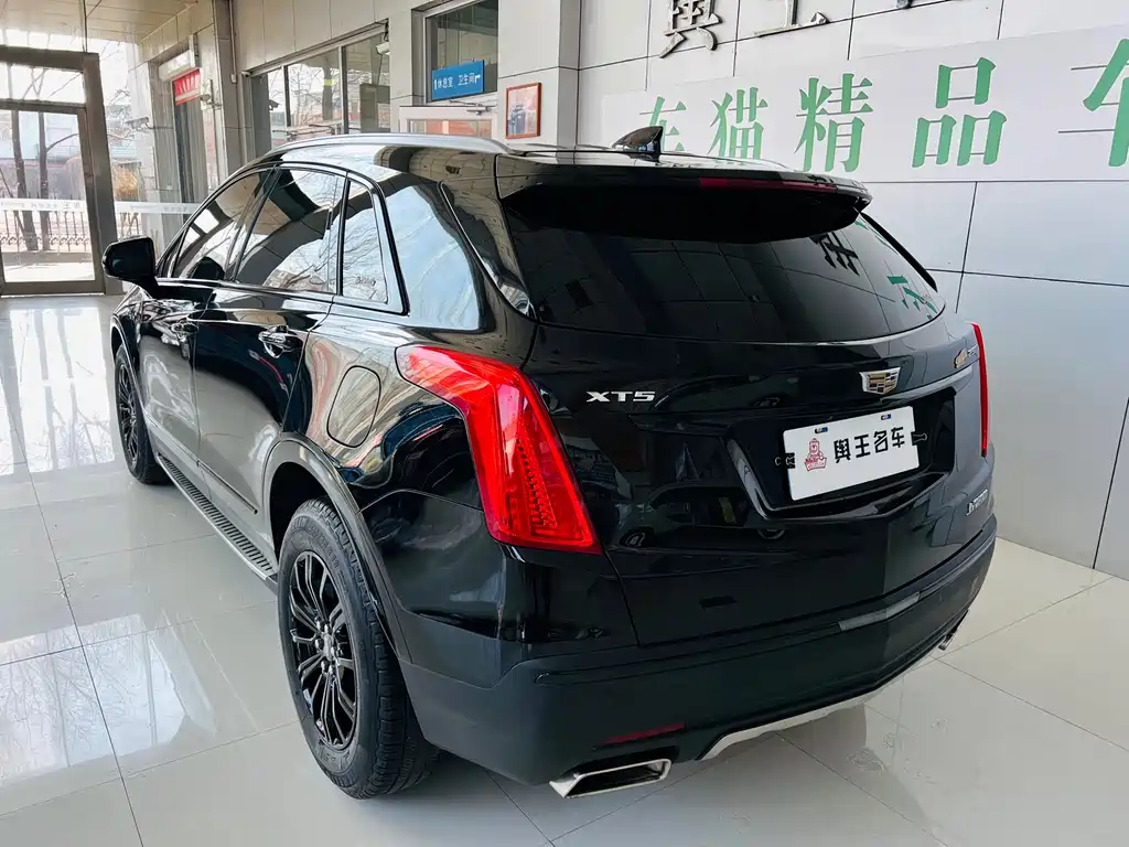 CADILLAC XT5