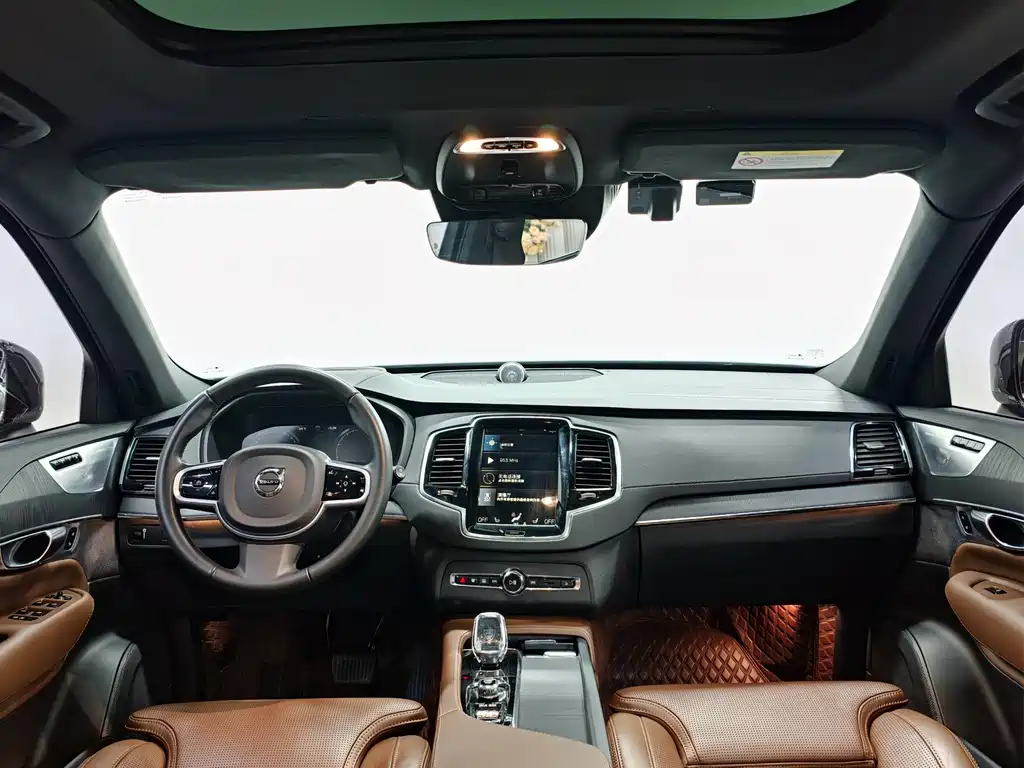Volvo XC90 2021 B6 Luxury 7 мест