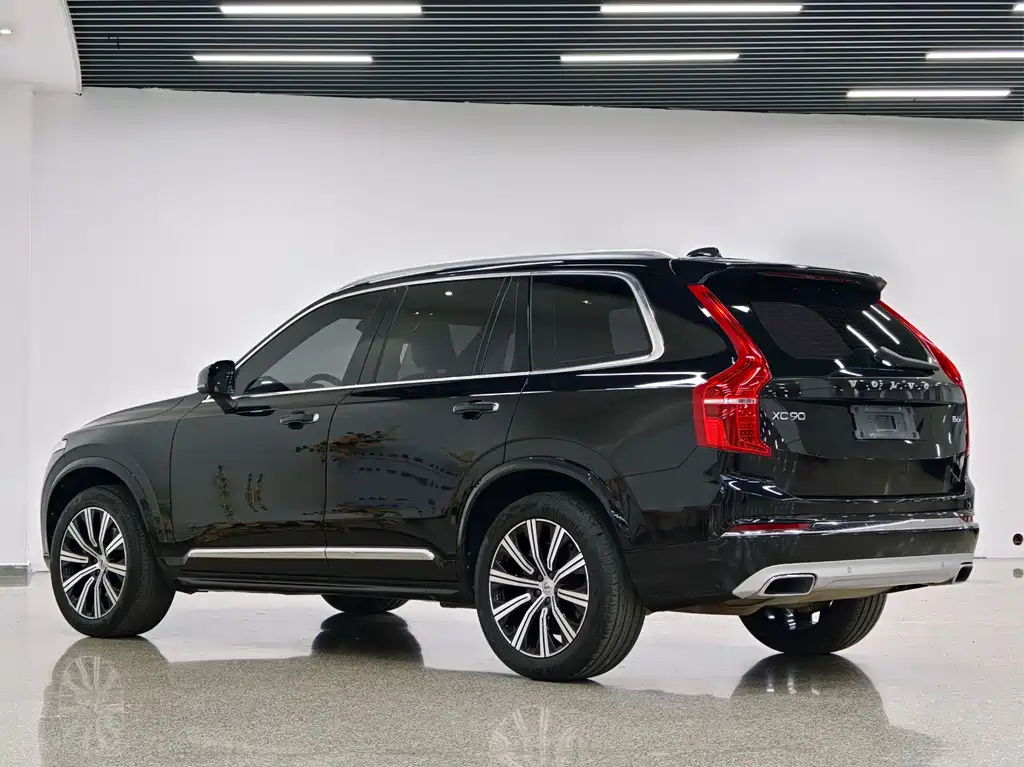 Volvo XC90 2021 B6 Luxury 7 мест