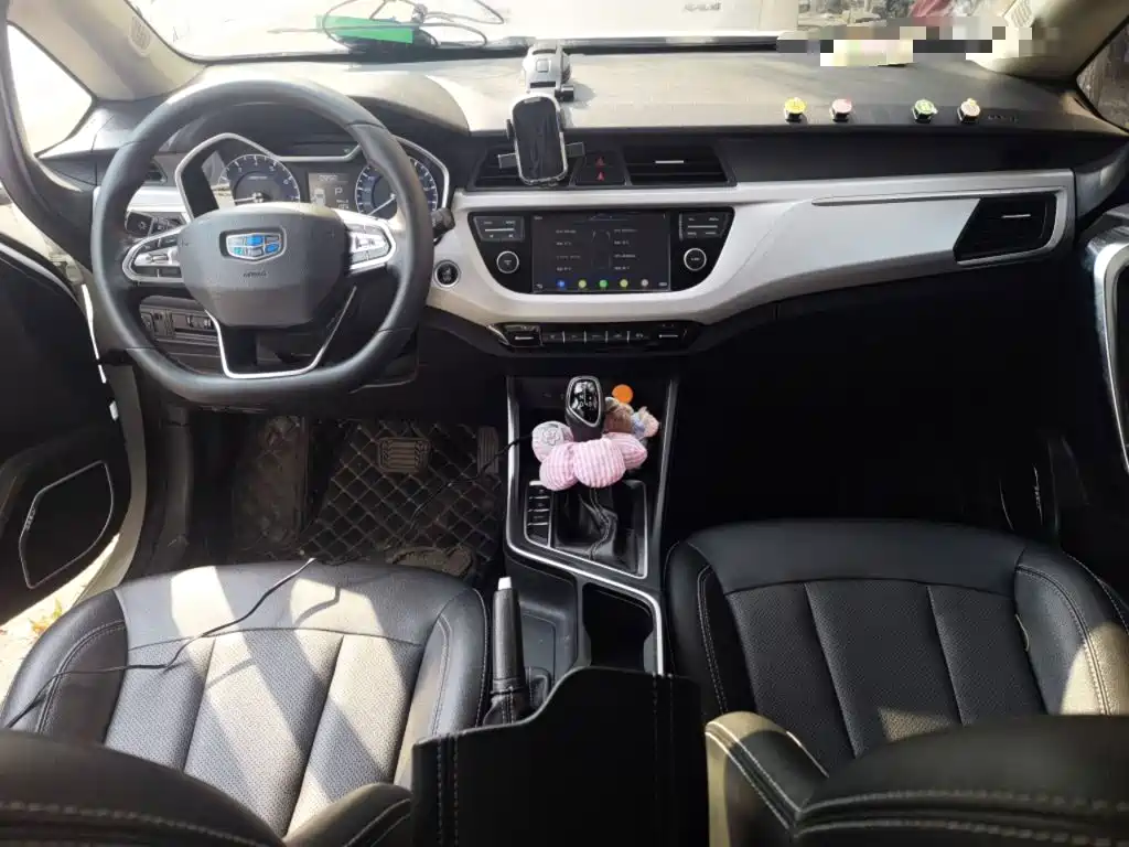 Geely Vision X3 — миниатюра 10