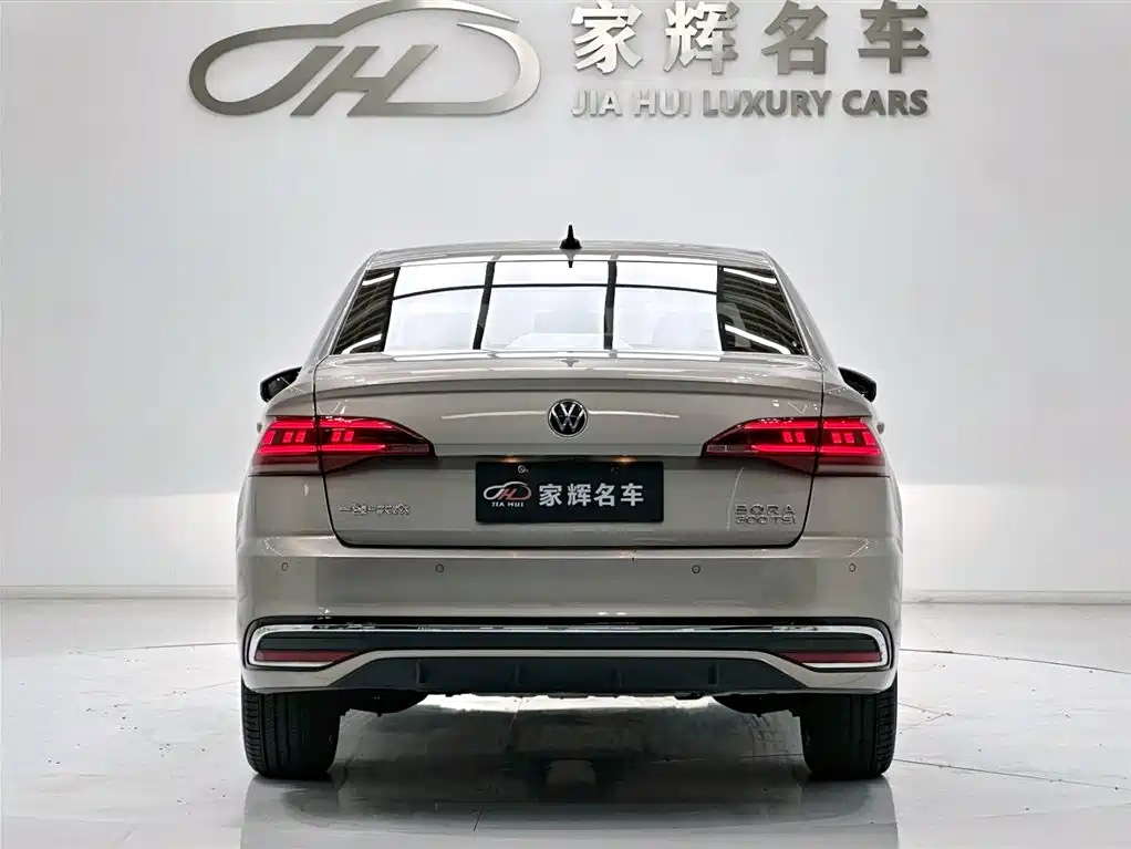Volkswagen Bora 2023 300TSI DSG