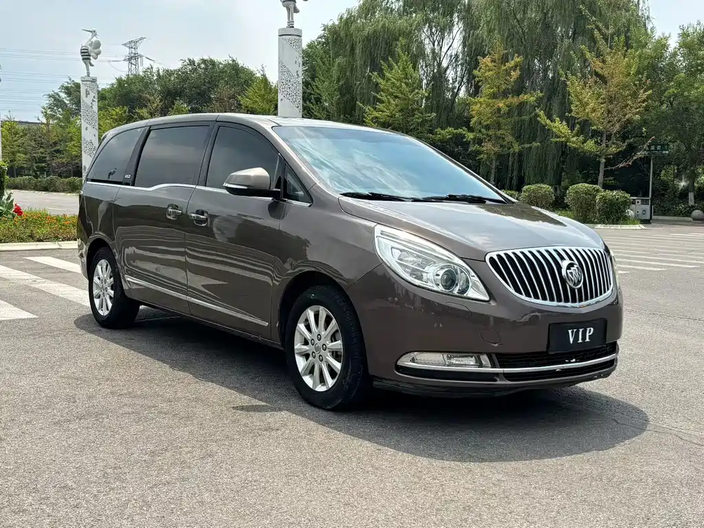Buick GL8 — миниатюра 3