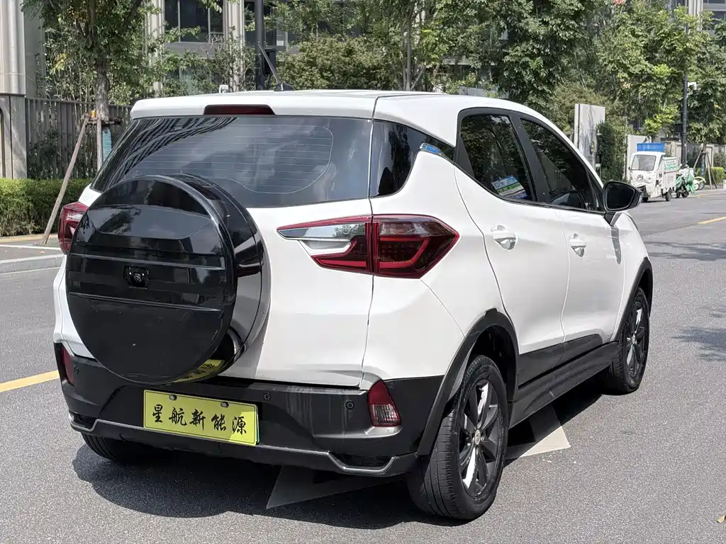 BYD Yuan EV — миниатюра 5