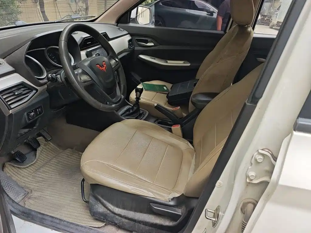 Wuling Hongguang — миниатюра 11