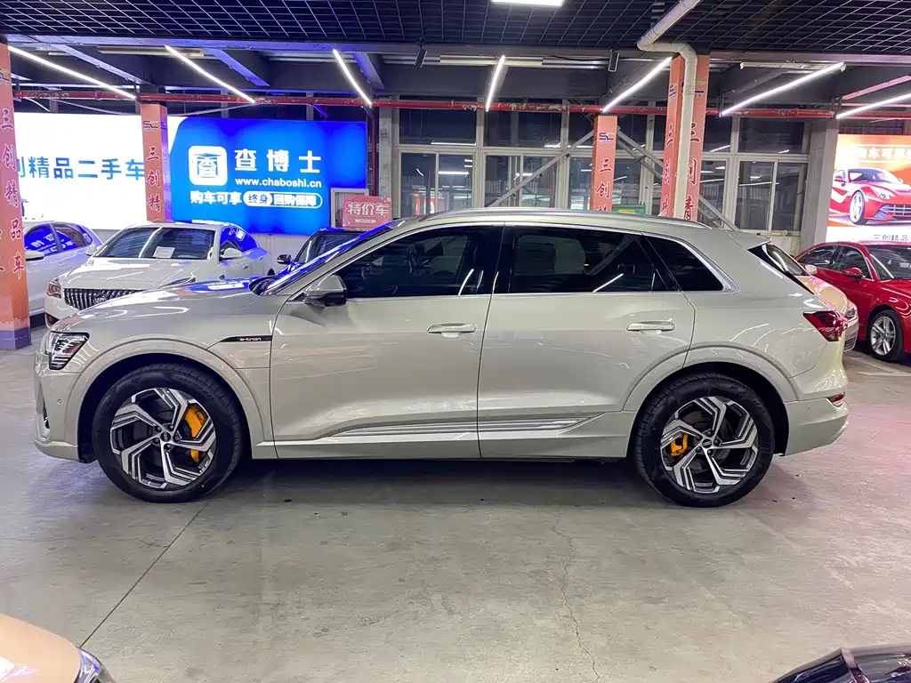 Audi e-tron — миниатюра 8