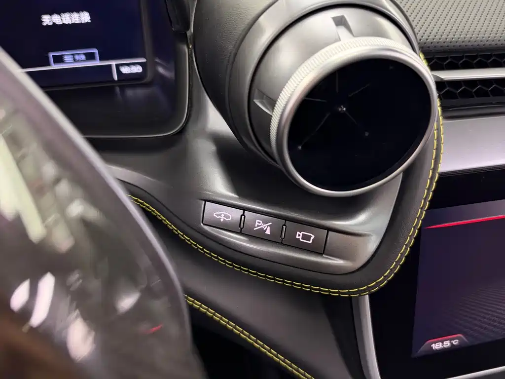 Ferrari GTC4Lusso — миниатюра 9