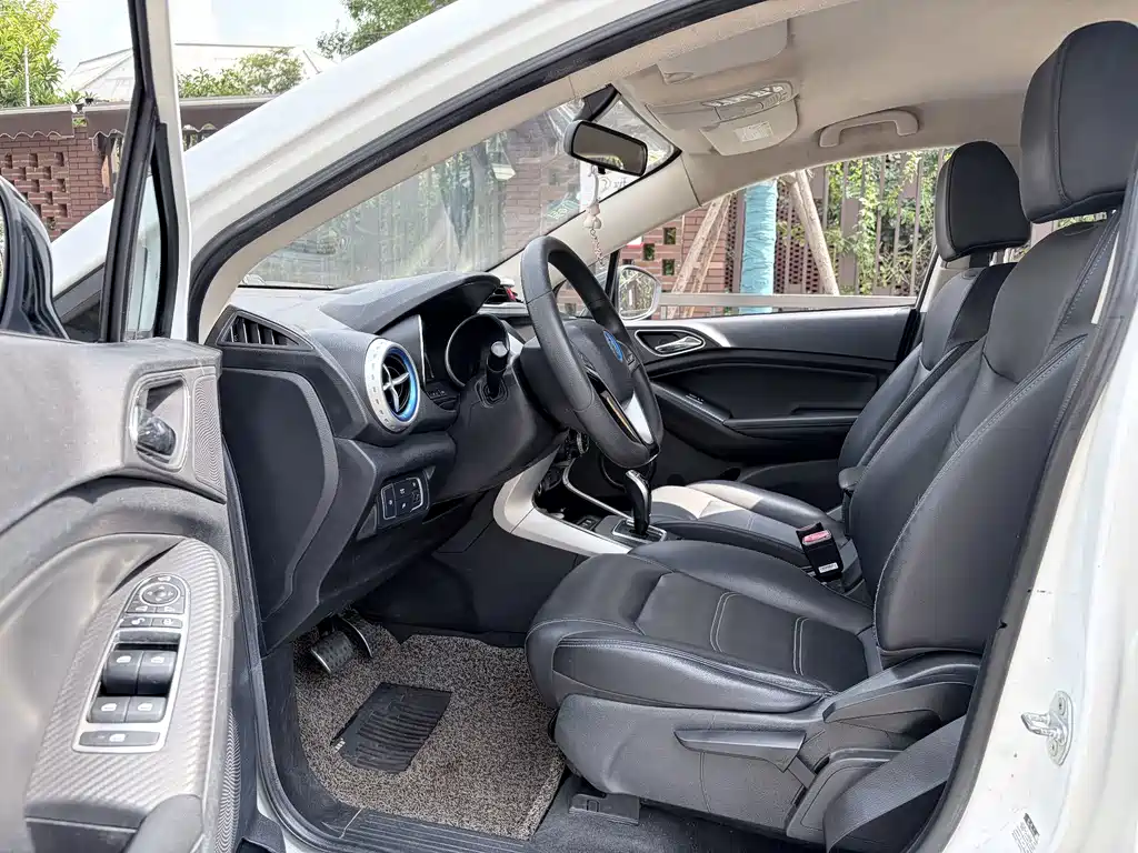 BYD Yuan EV — миниатюра 10