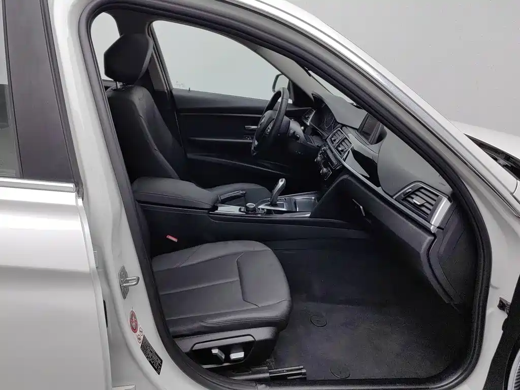 BMW 3 Series — миниатюра 23