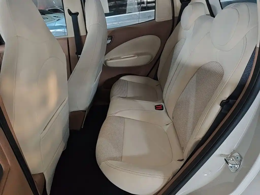Wuling MINIEV — миниатюра 20