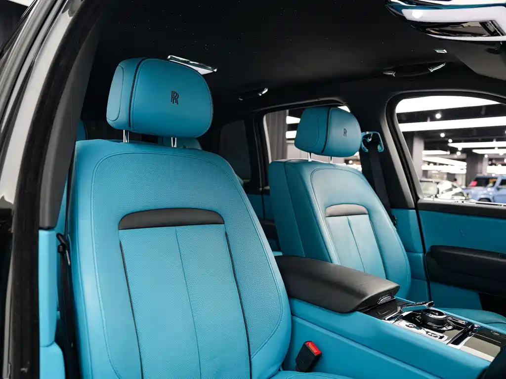 Rolls-Royce Cullinan — миниатюра 8