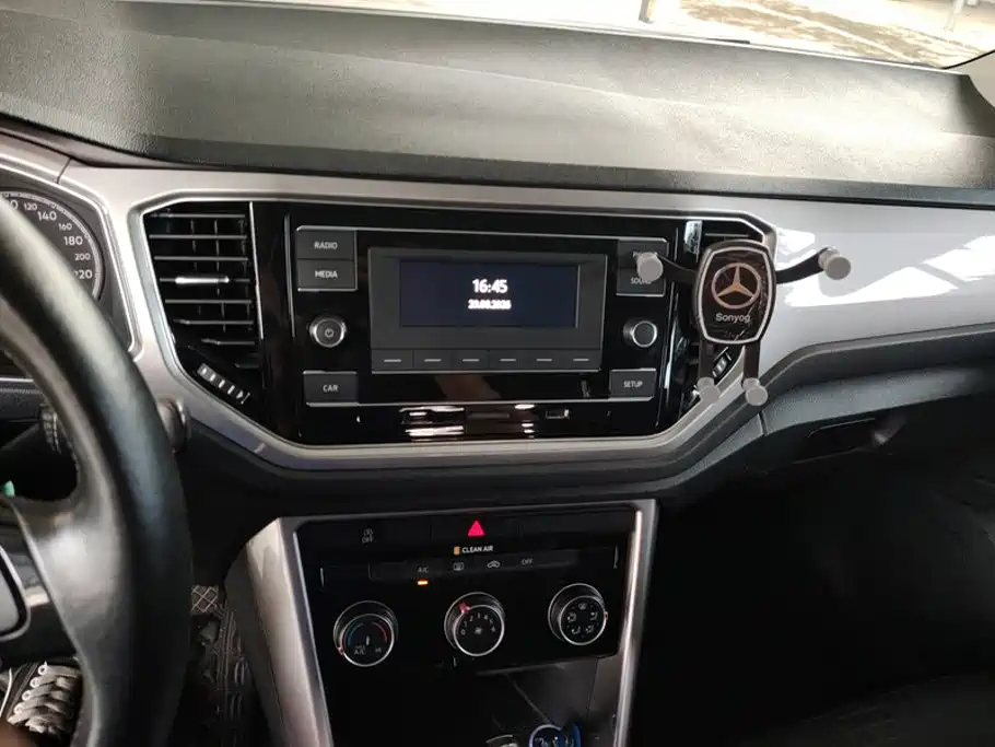 Volkswagen T-Roc — миниатюра 13