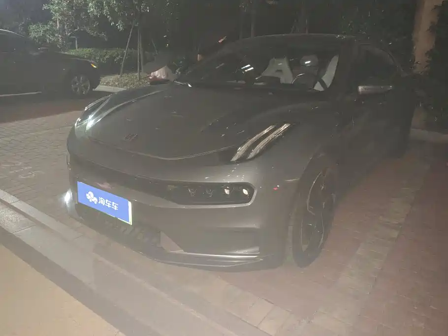Zeekr 001