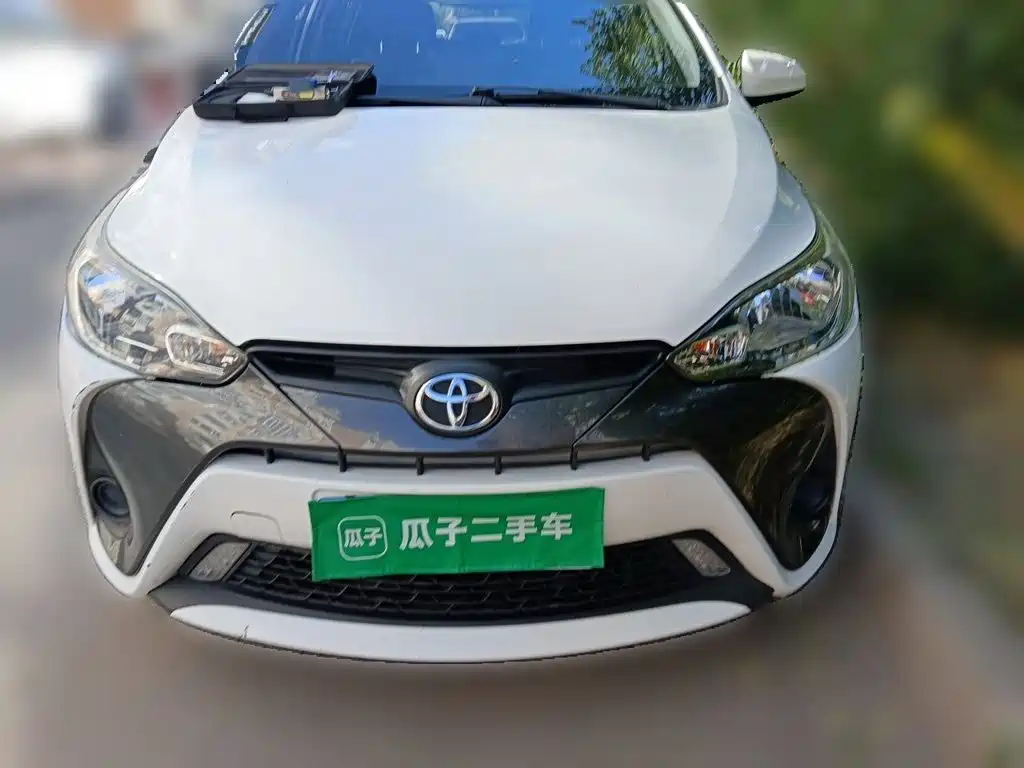 Toyota Yaris L — миниатюра 2