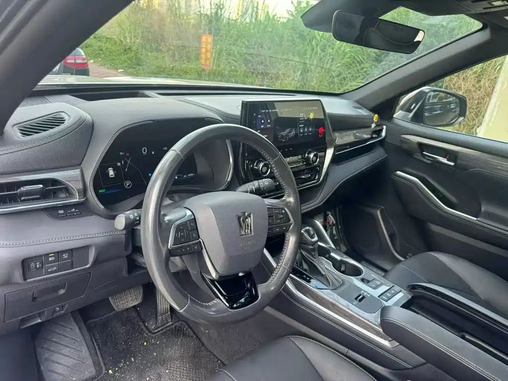 Toyota Crown Kluger — миниатюра 3