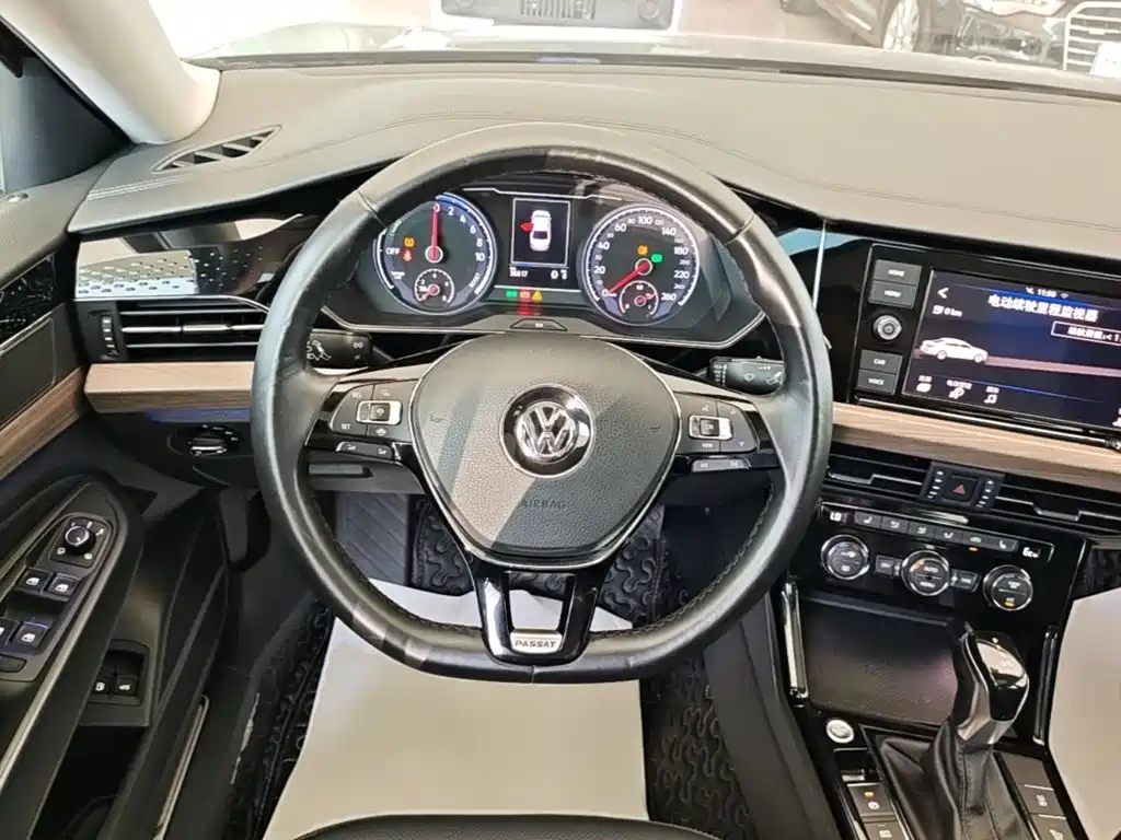Volkswagen Passat PHEV — миниатюра 11