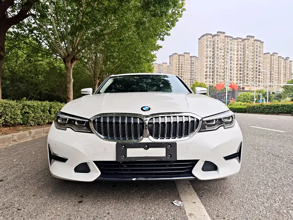 BMW  3 SERIES