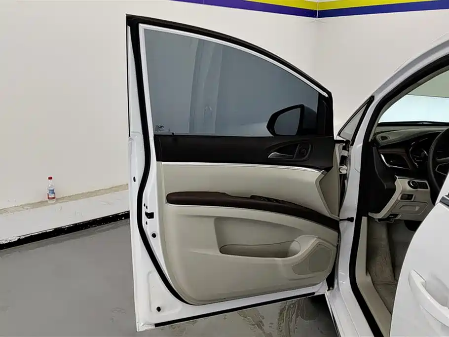 Buick GL8 2023 Comfort