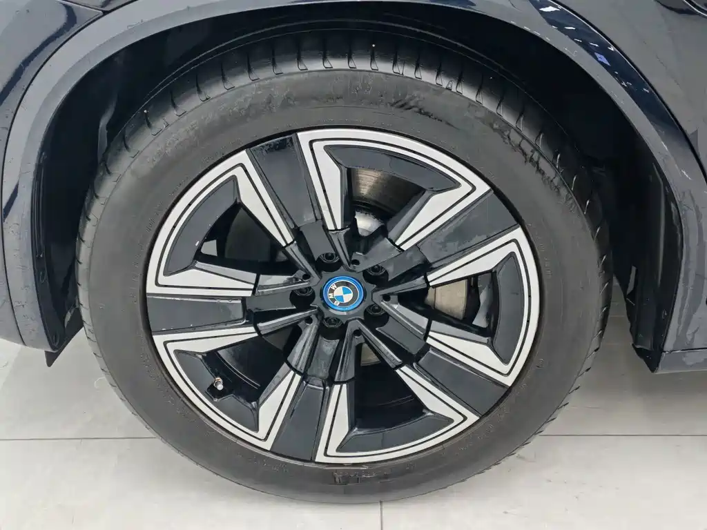 BMW iX3 — миниатюра 4