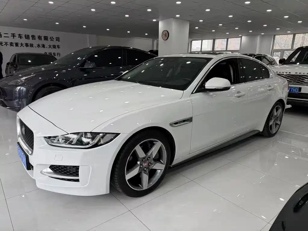 Jaguar XE 2016