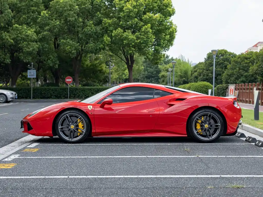 Ferrari 488 — миниатюра 7