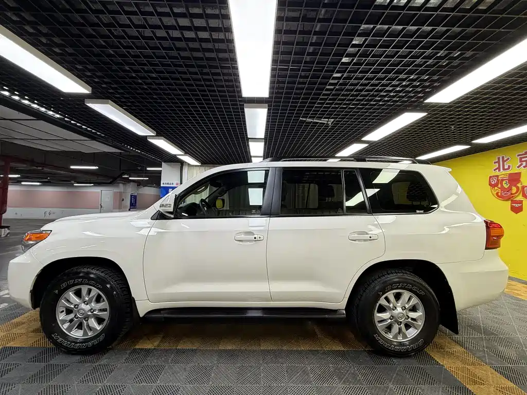 Toyota Land Cruiser 2012 4.0L AT VX