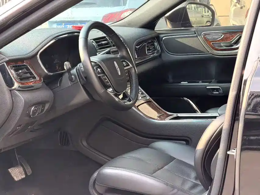 Lincoln Continental 2019 2.0T Premium V