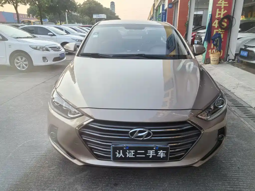 Hyundai Elantra — миниатюра 3