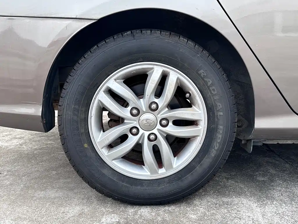 Hyundai Elantra — миниатюра 22