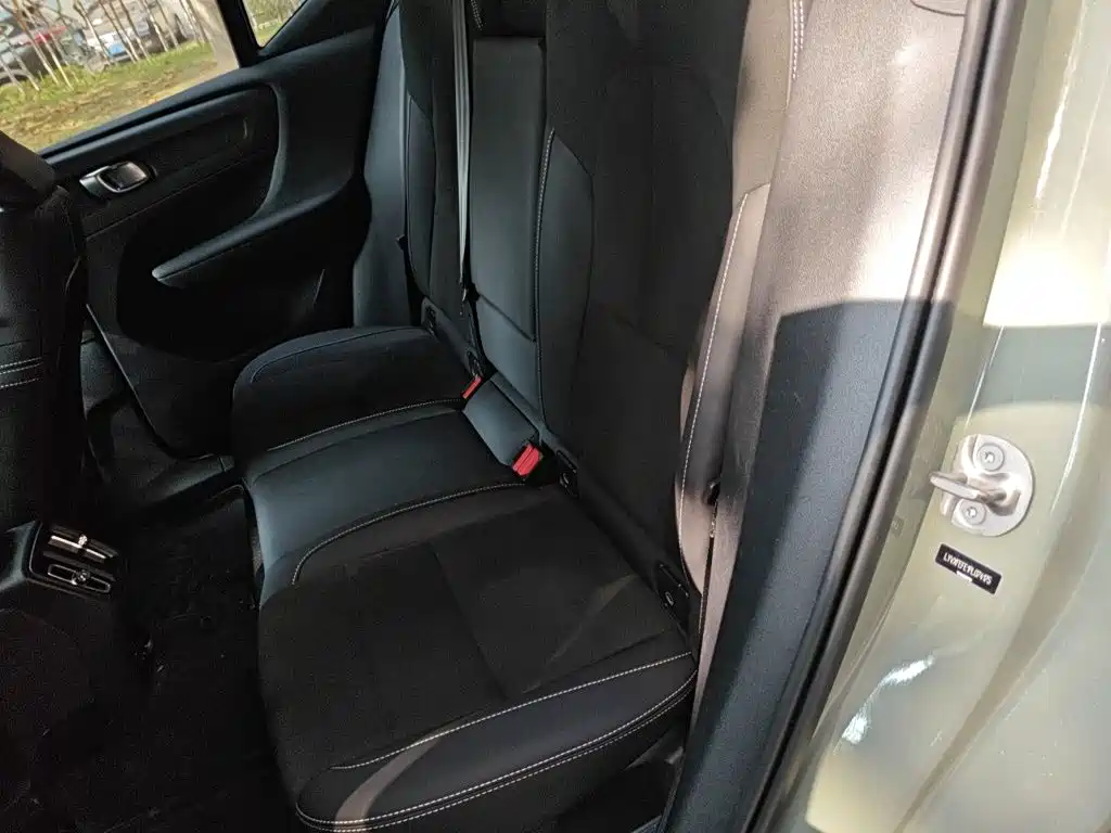 Volvo XC40 NEV — миниатюра 18