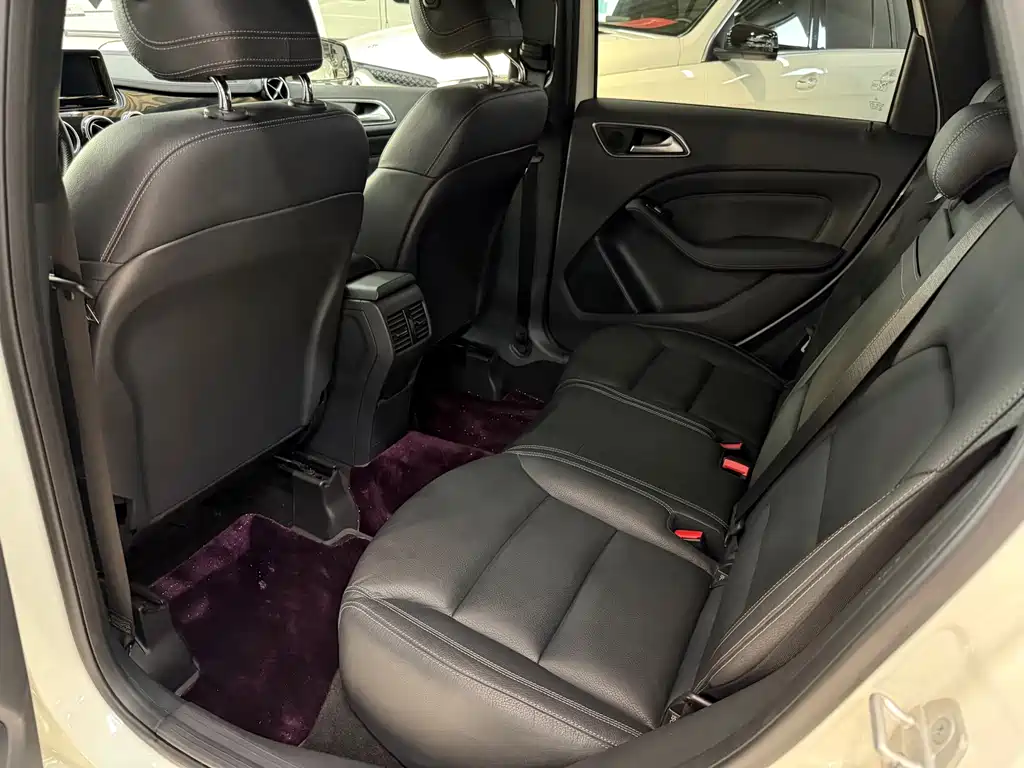 Mercedes-Benz B-Class — миниатюра 11