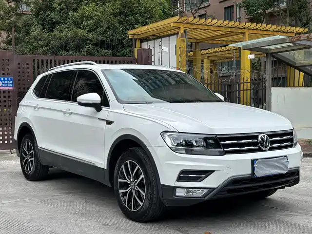 VOLKSWAGEN TIGUAN L 2017
