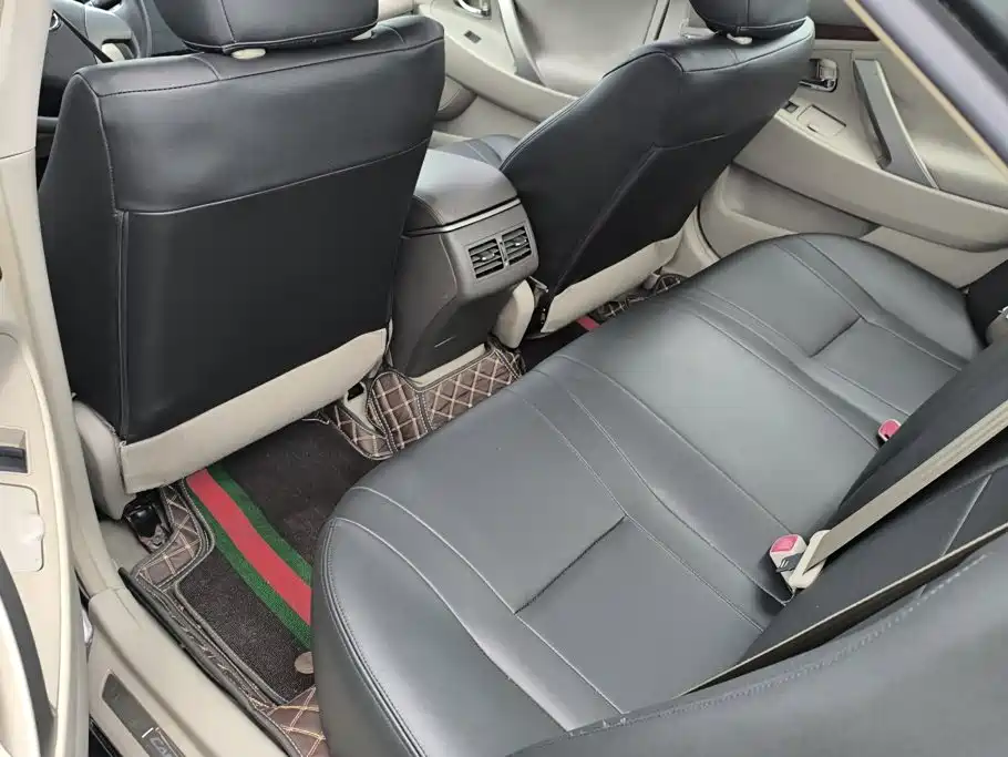 Toyota Camry — миниатюра 11