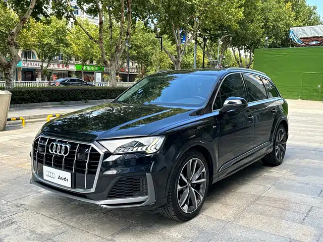 AUDI Q7 2020
