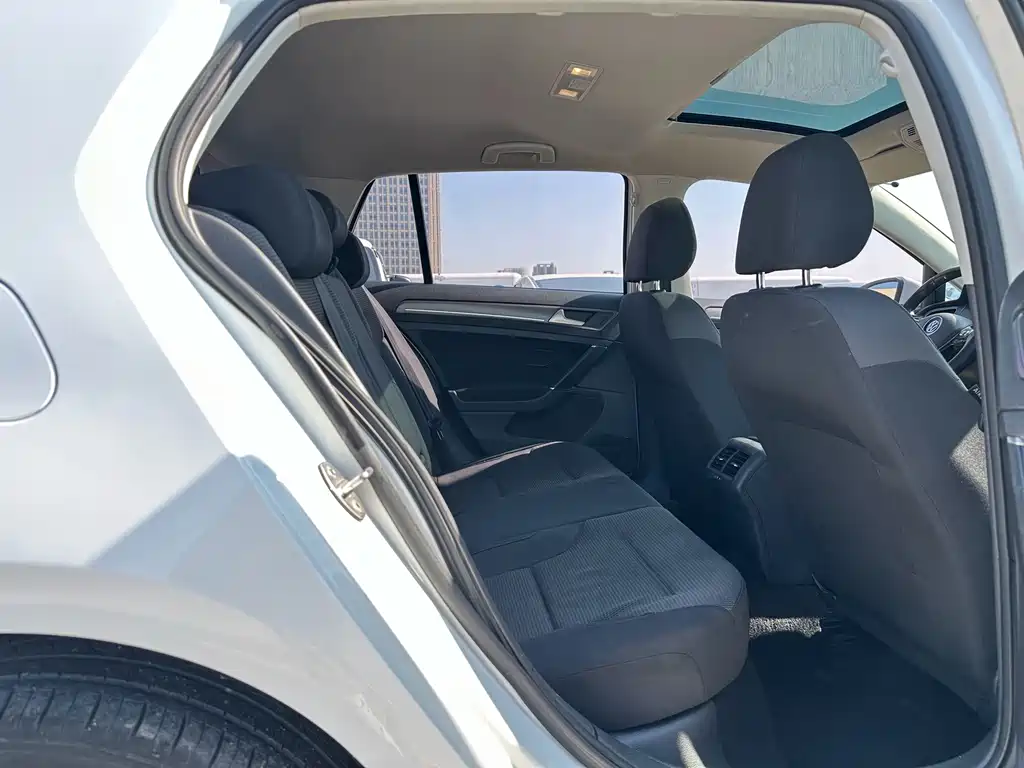 Volkswagen Golf — миниатюра 17
