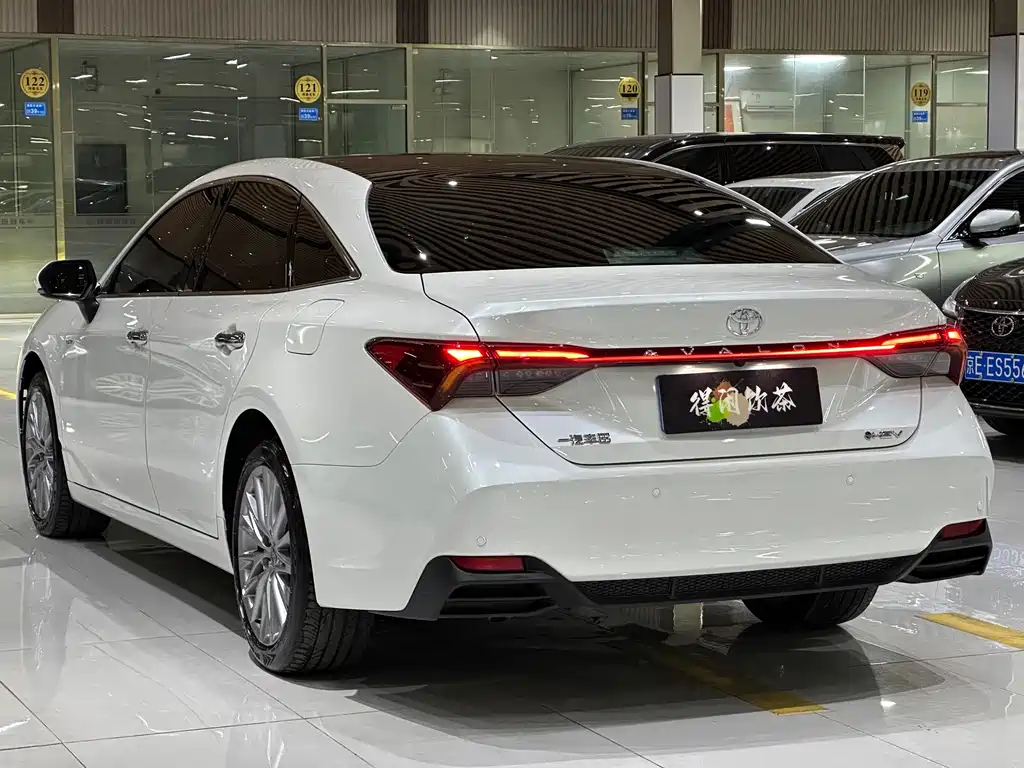 Toyota Avalon — миниатюра 18